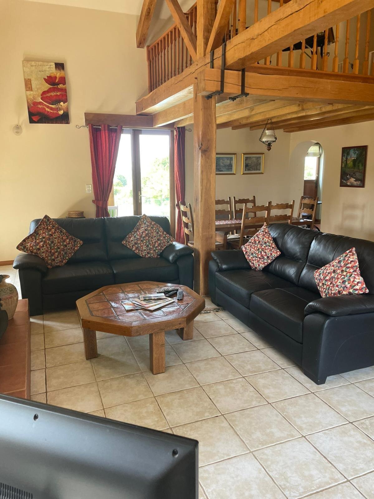 Bellevue Dordogne gite living room