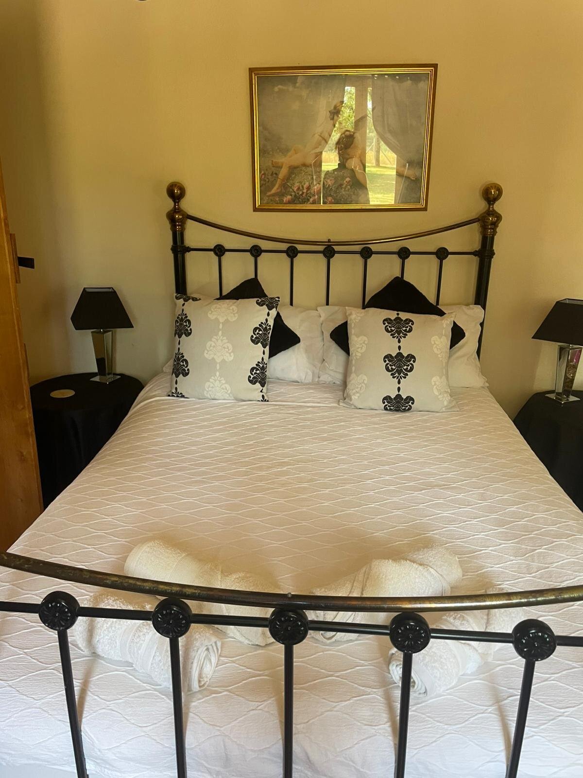 Gite Bellevue Dordogne master bedroom downstairs